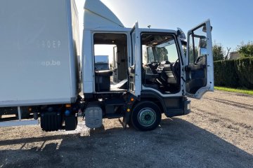 Eurocargo brygadówka 7 osób z izotermą i windą*Ładowność 2,5 tony